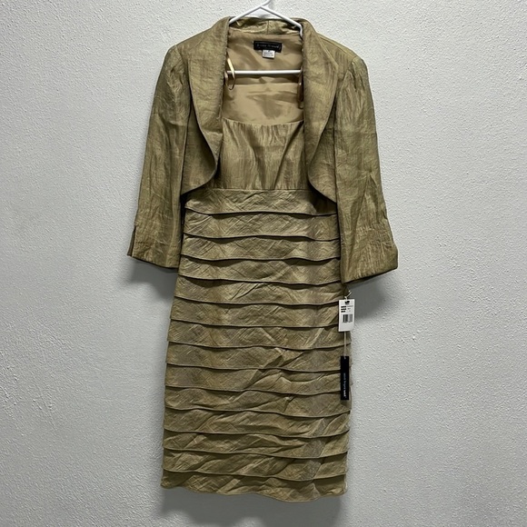 Jessica Howard Gold 2 Piece Dress NWT Size 6 - Picture 1 of 12